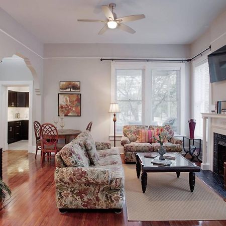 サバンナ420Waldburg A - Modern Apt With Southern Charm Blocks From Forsythアパートメント エクステリア 写真