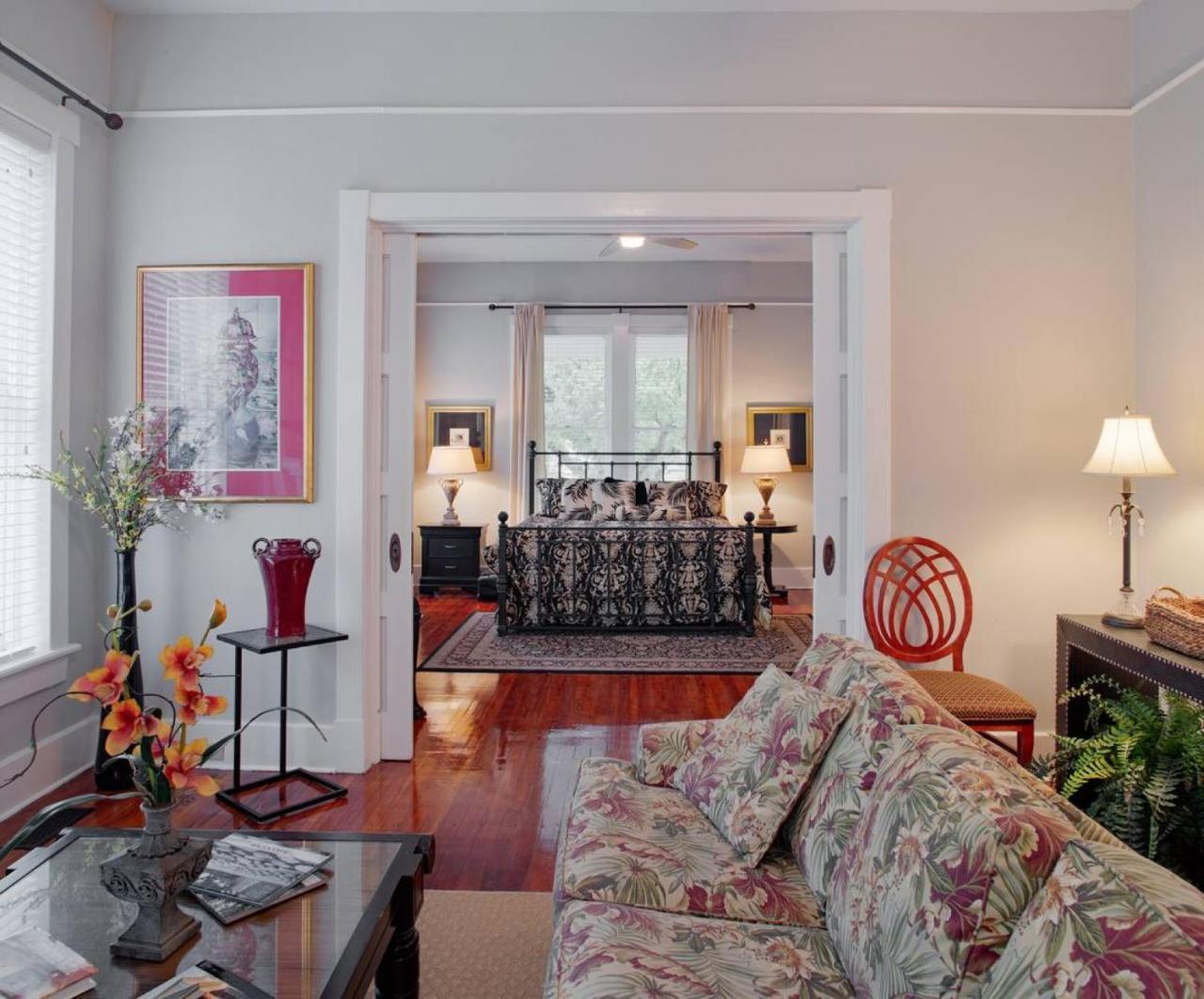 サバンナ420Waldburg A - Modern Apt With Southern Charm Blocks From Forsythアパートメント エクステリア 写真
